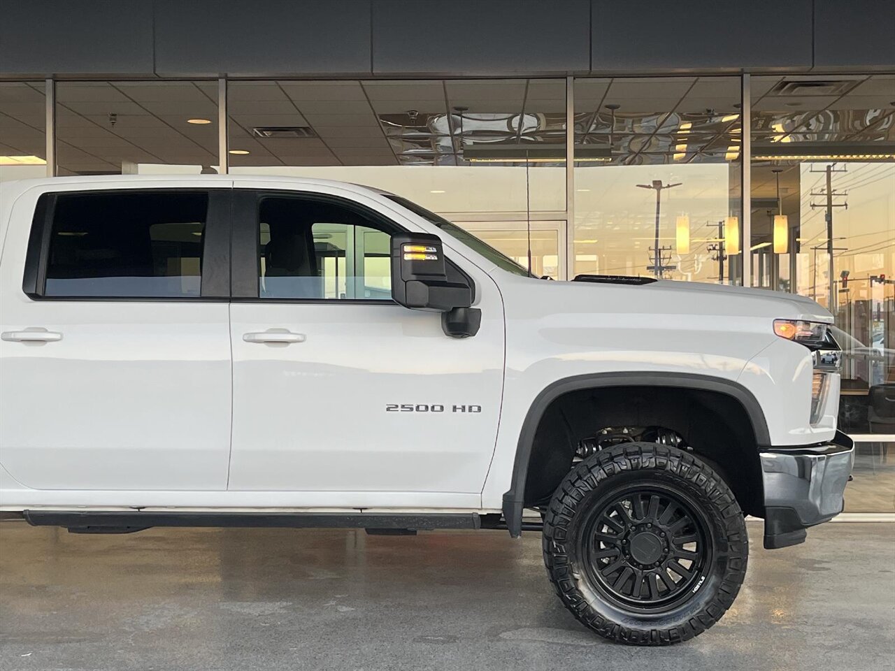 2021 Chevrolet Silverado 2500HD LT   - Photo 10 - Victorville, CA 92392