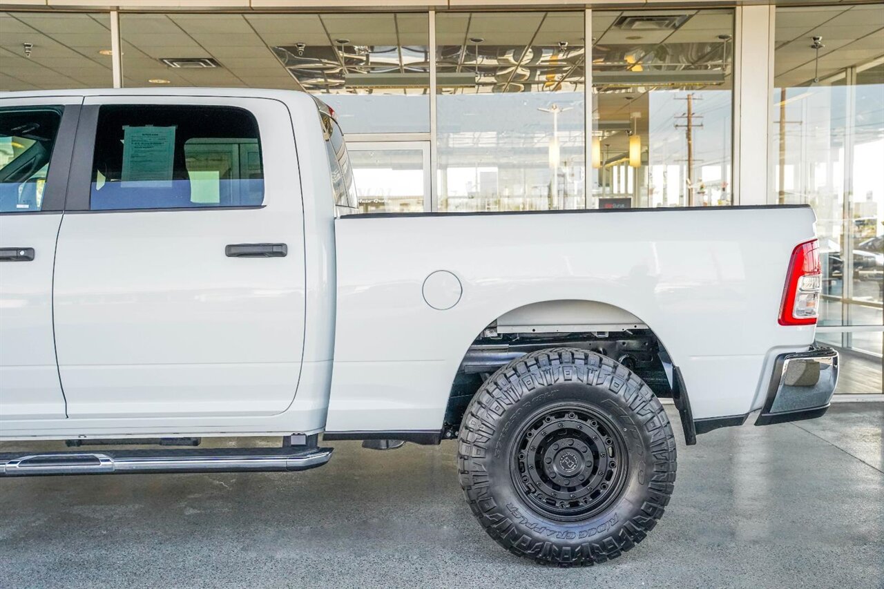 2024 RAM 2500 Big Horn   - Photo 8 - Victorville, CA 92392