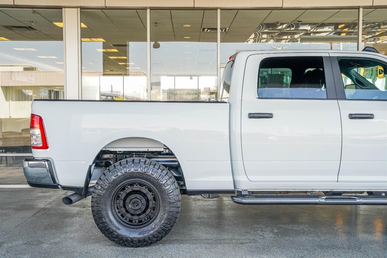 2024 RAM 2500 Big Horn   - Photo 11 - Victorville, CA 92392