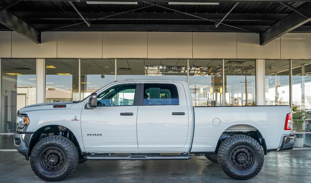 2024 RAM 2500 Big Horn   - Photo 6 - Victorville, CA 92392