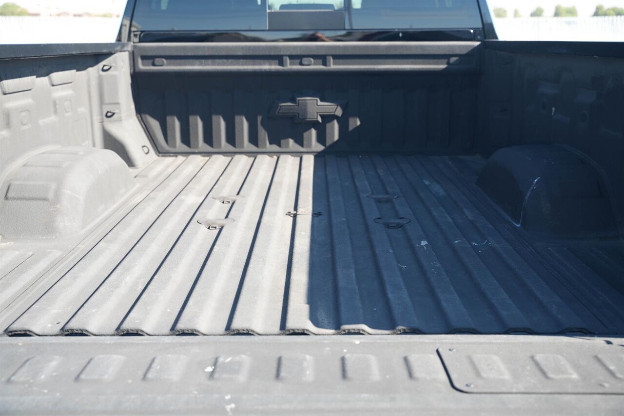 2022 Chevrolet Silverado 2500HD LTZ   - Photo 8 - Victorville, CA 92392