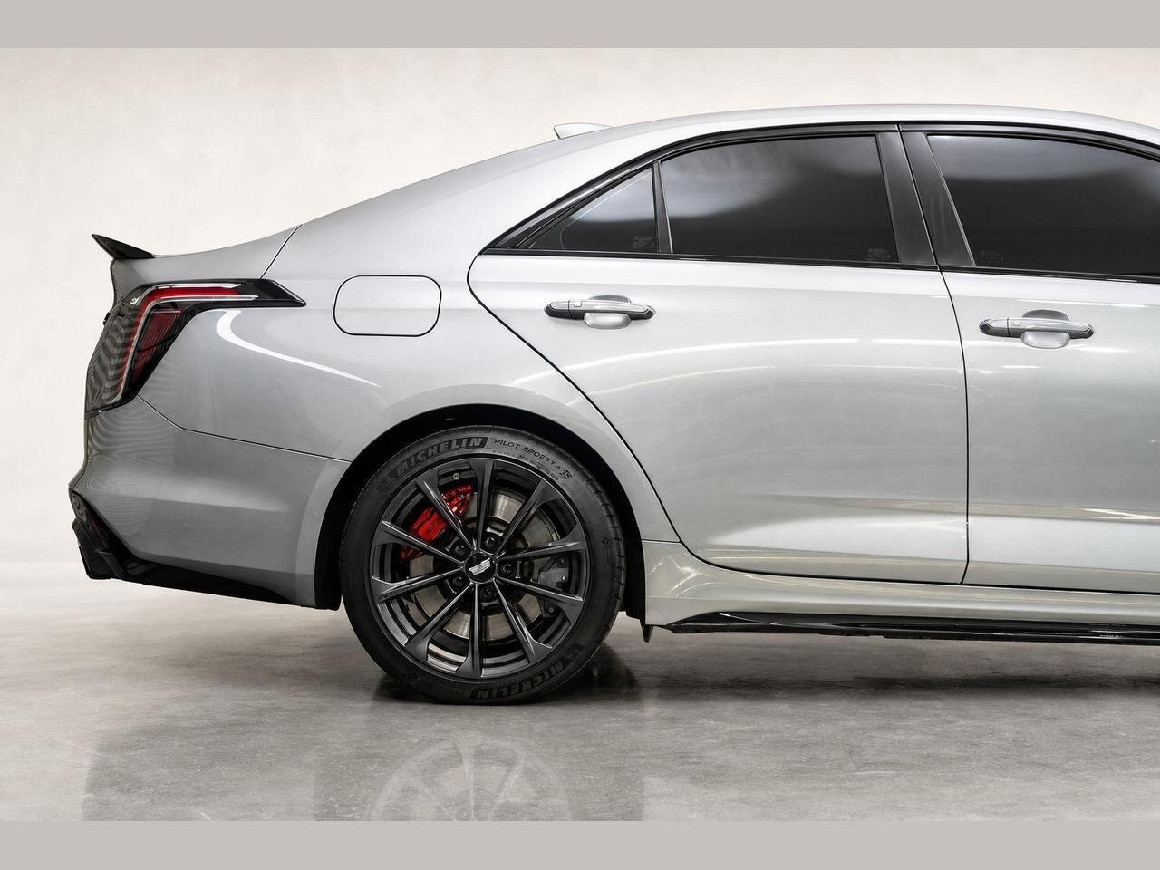 2023 Cadillac CT4-V Blackwing   - Photo 7 - Victorville, CA 92392