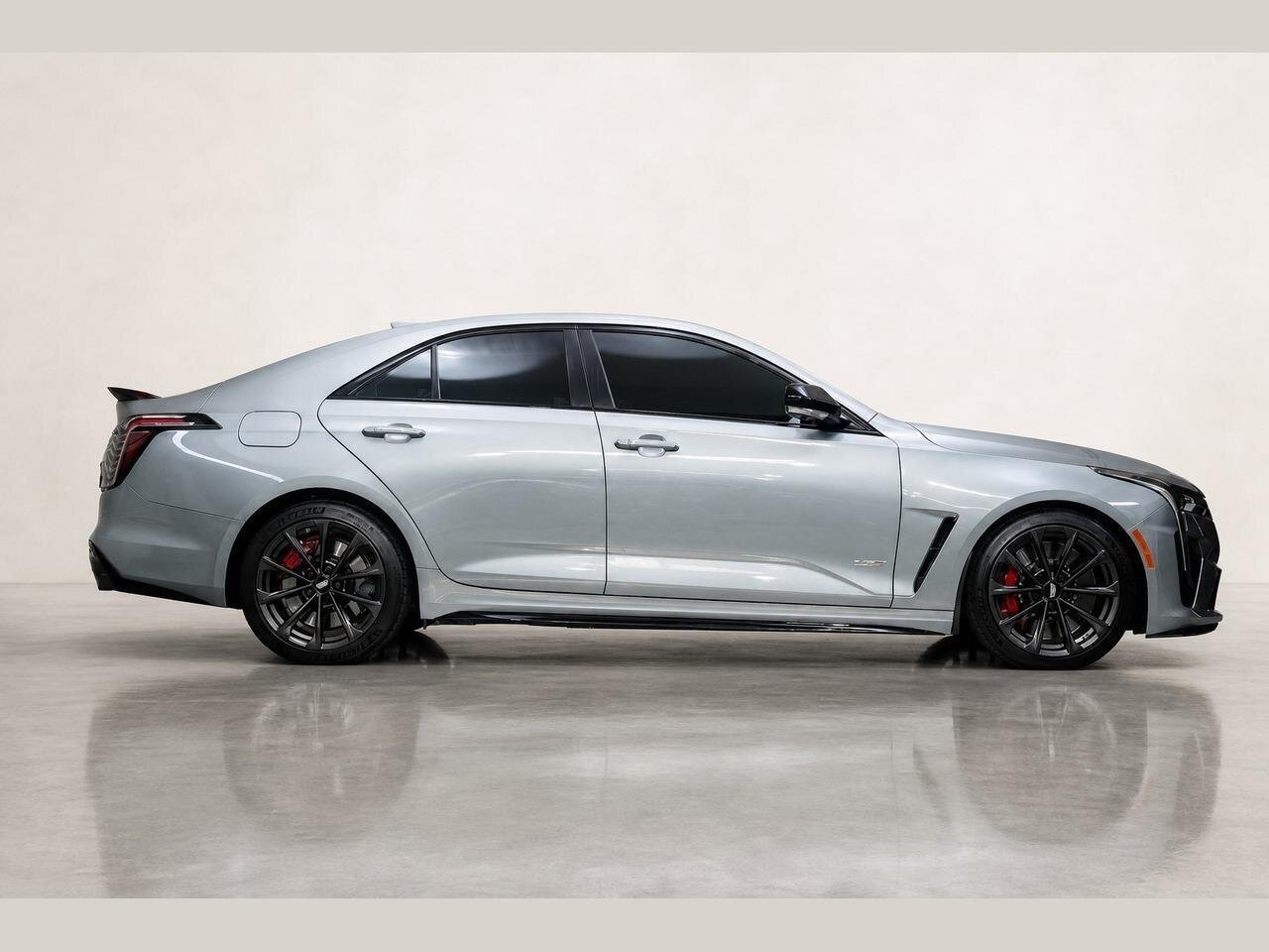 2023 Cadillac CT4-V Blackwing   - Photo 3 - Victorville, CA 92392