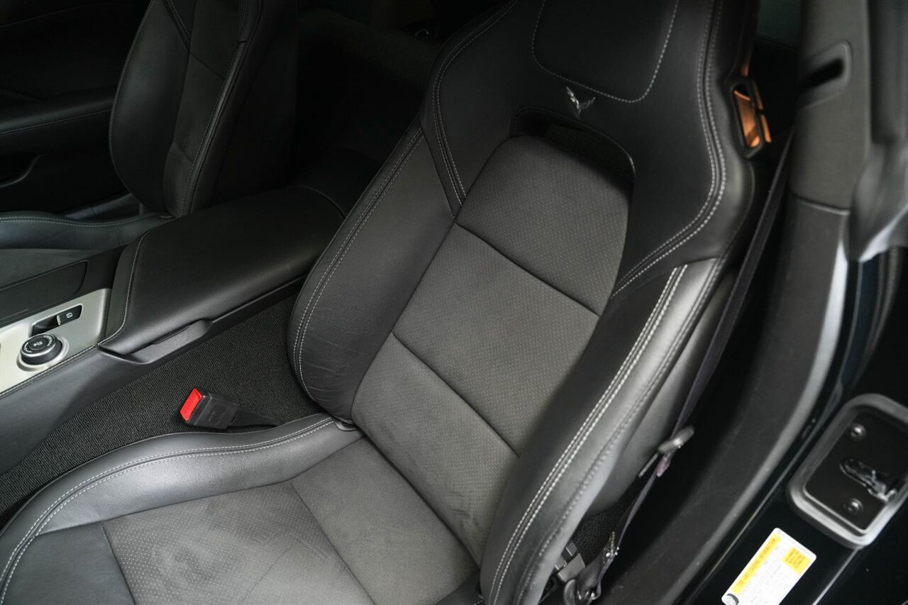 2017 Chevrolet Corvette Z06 Rare 7-Speed Manual, Only 18k Miles - Photo 32 - Victorville, CA 92392