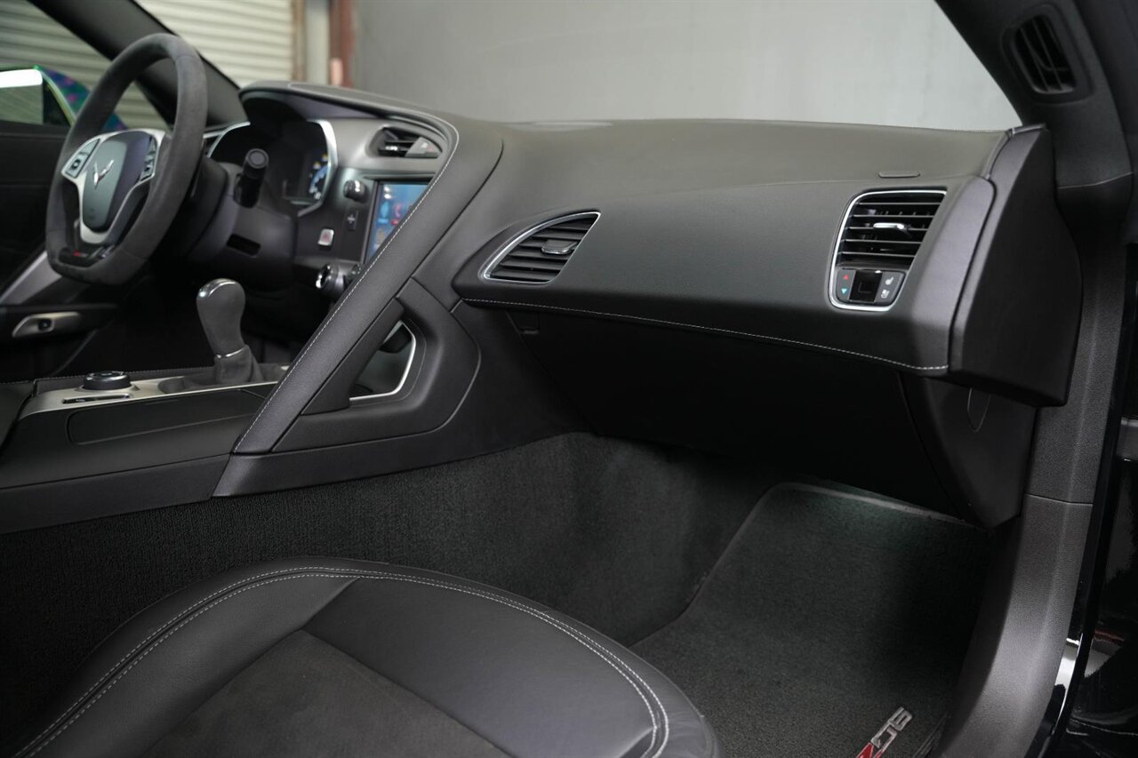 2017 Chevrolet Corvette Z06 Rare 7-Speed Manual, Only 18k Miles - Photo 39 - Victorville, CA 92392