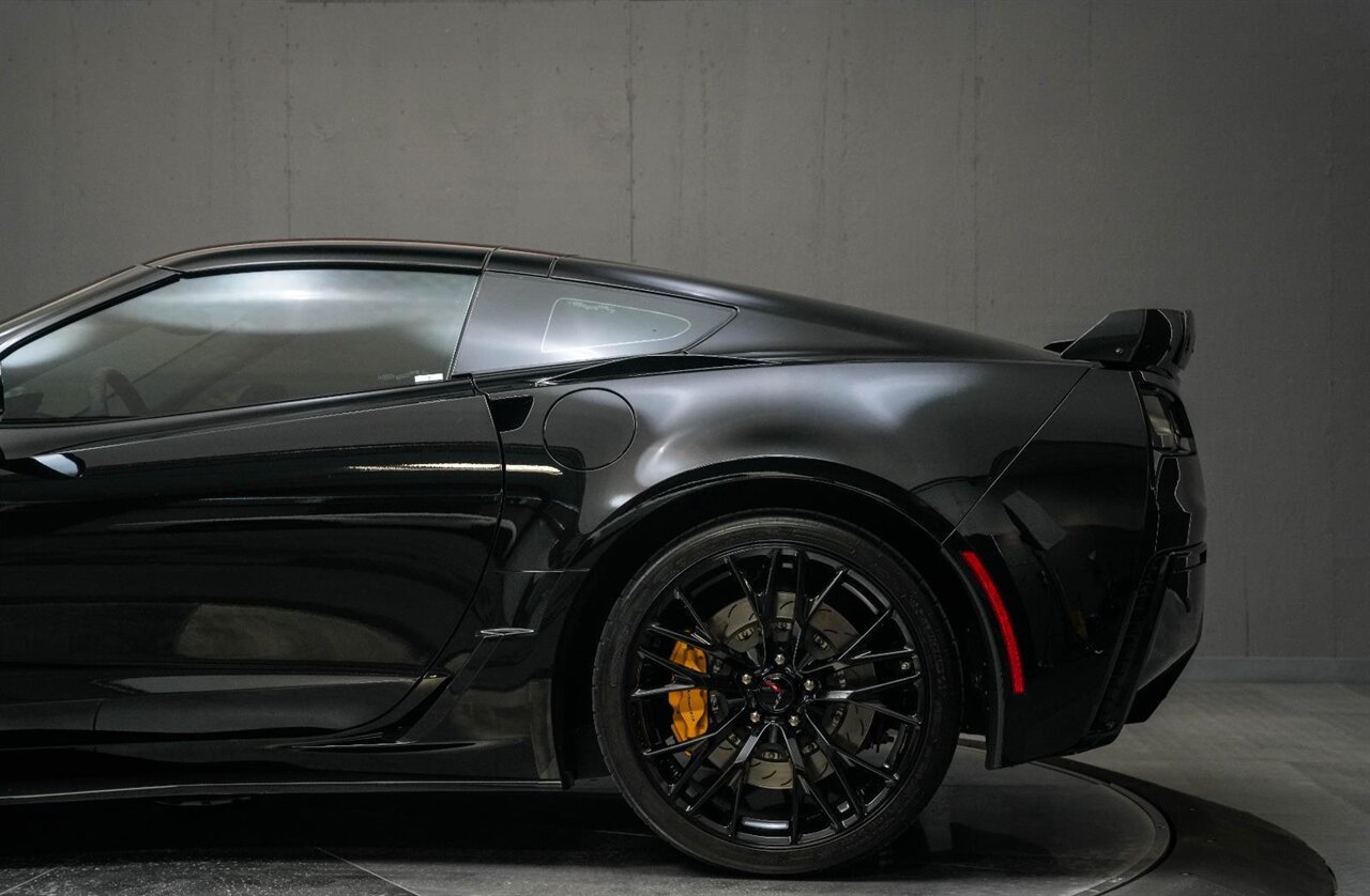2017 Chevrolet Corvette Z06 Rare 7-Speed Manual, Only 18k Miles - Photo 13 - Victorville, CA 92392