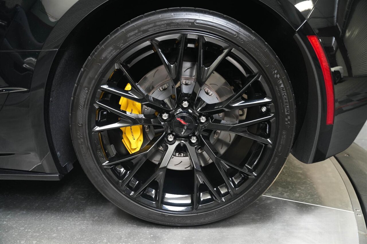 2017 Chevrolet Corvette Z06 Rare 7-Speed Manual, Only 18k Miles - Photo 23 - Victorville, CA 92392
