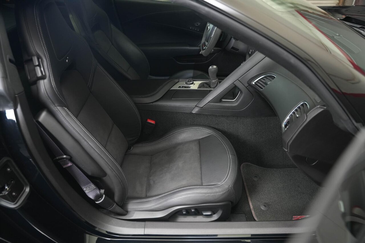 2017 Chevrolet Corvette Z06 Rare 7-Speed Manual, Only 18k Miles - Photo 38 - Victorville, CA 92392