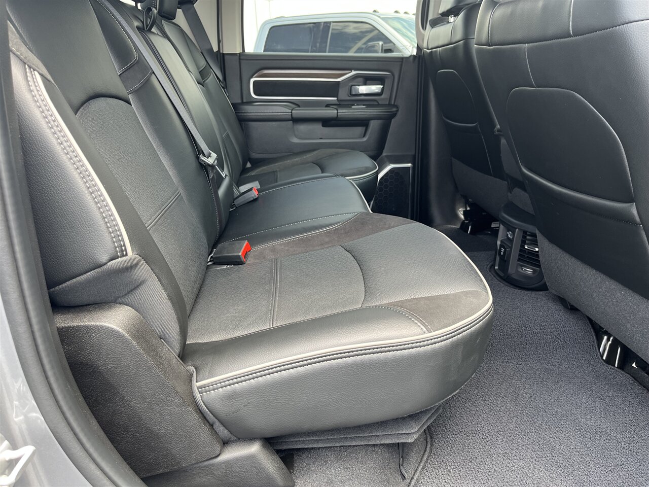 2024 RAM 2500 Laramie 4x4 Cummins Diesel | Only 200 Miles | $5,000 in Upgrades Included - Photo 33 - Victorville, CA 92392