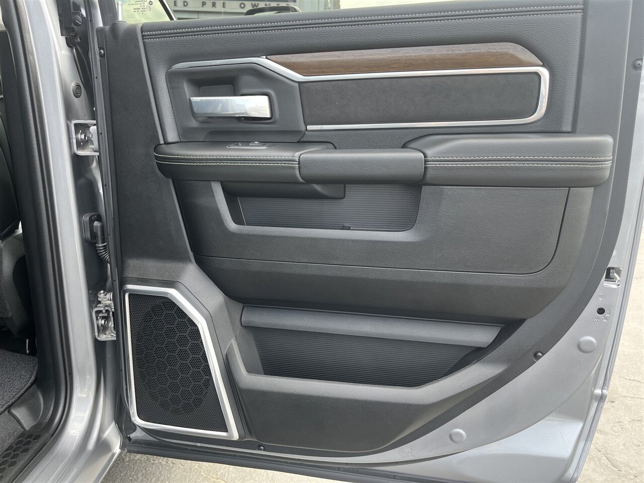 2024 RAM 2500 Laramie 4x4 Cummins Diesel | Only 200 Miles | $5,000 in Upgrades Included - Photo 31 - Victorville, CA 92392