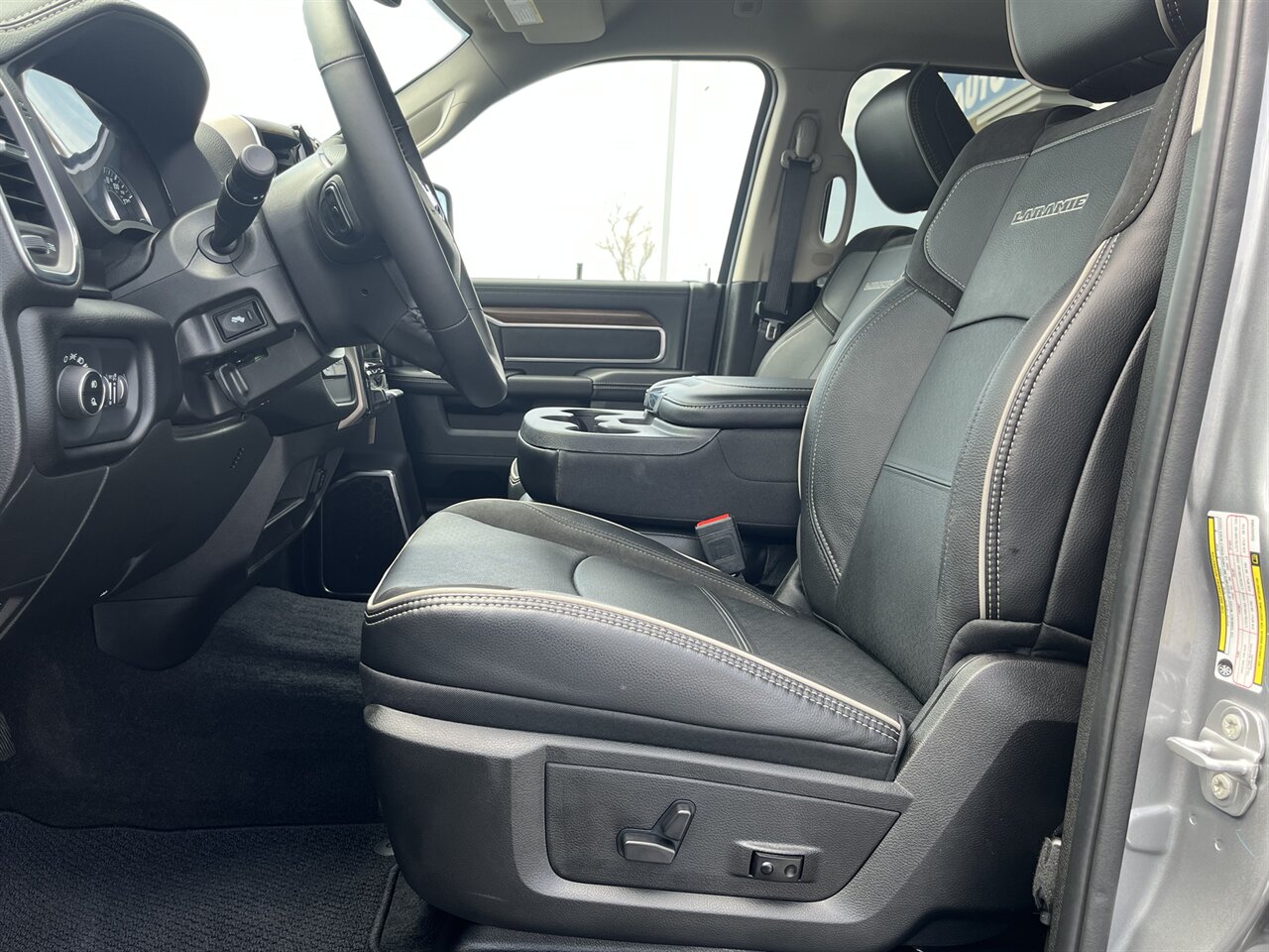 2024 RAM 2500 Laramie 4x4 Cummins Diesel | Only 200 Miles | $5,000 in Upgrades Included - Photo 14 - Victorville, CA 92392