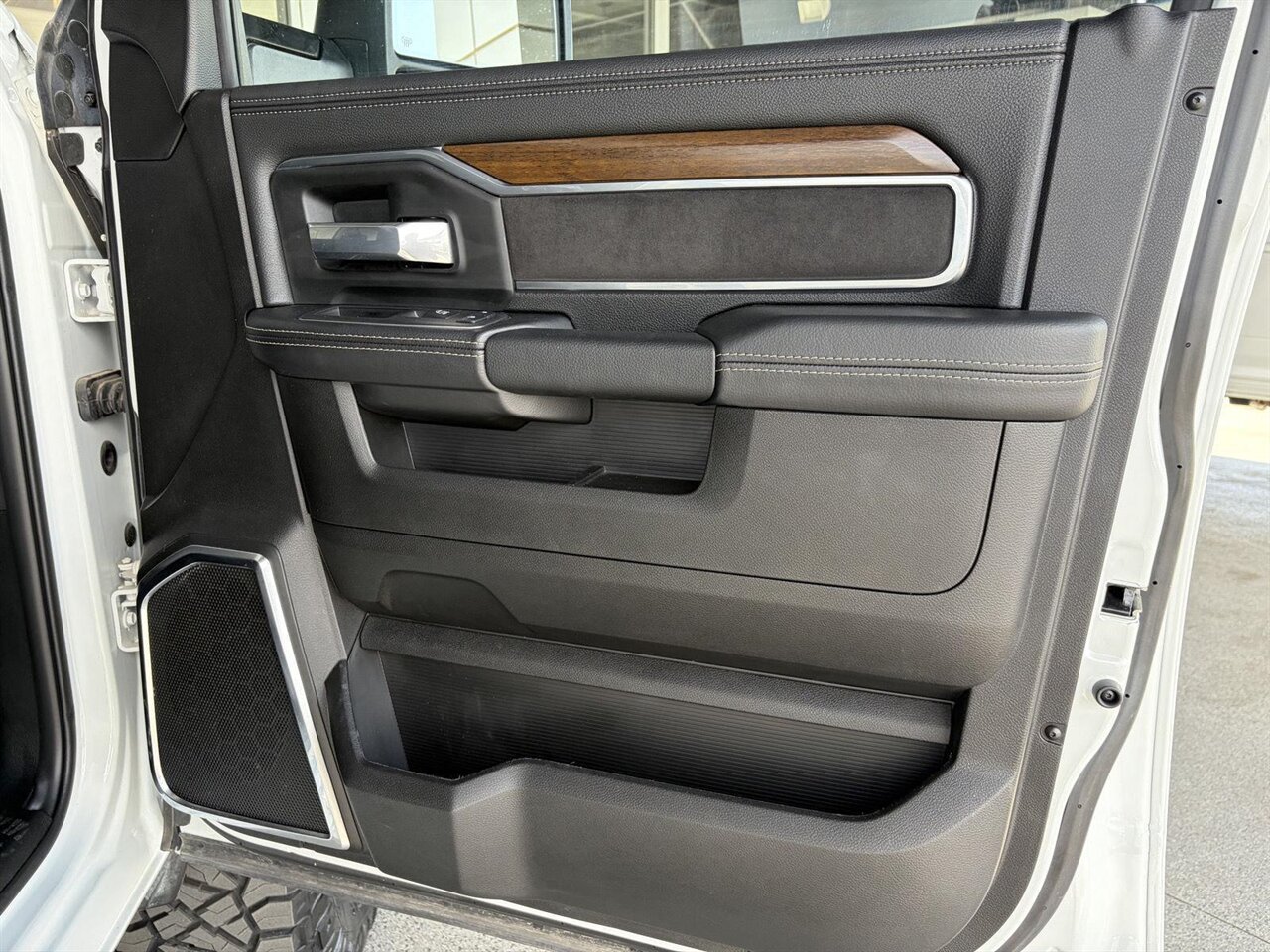 2024 RAM 2500 Laramie - Photo 22 - Victorville, CA 92392