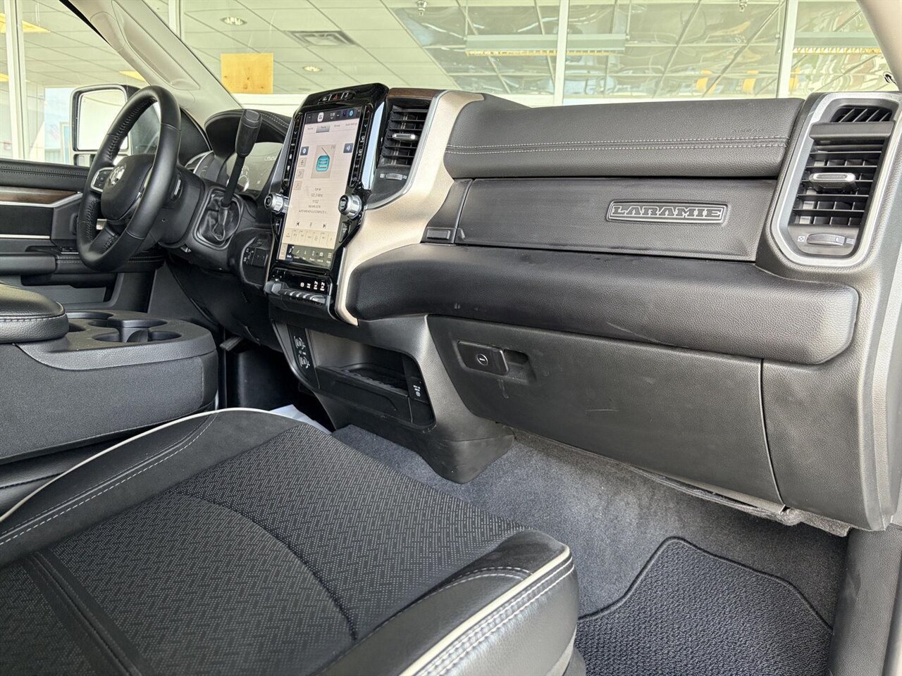 2024 RAM 2500 Laramie  Level Kit - Method Wheels - Nitto Tires - Photo 22 - Victorville, CA 92392