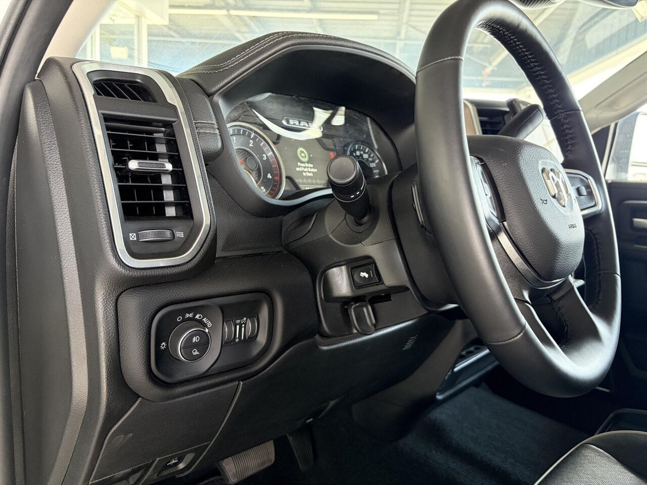 2024 RAM 2500 Laramie  Level Kit - Method Wheels - Nitto Tires - Photo 12 - Victorville, CA 92392