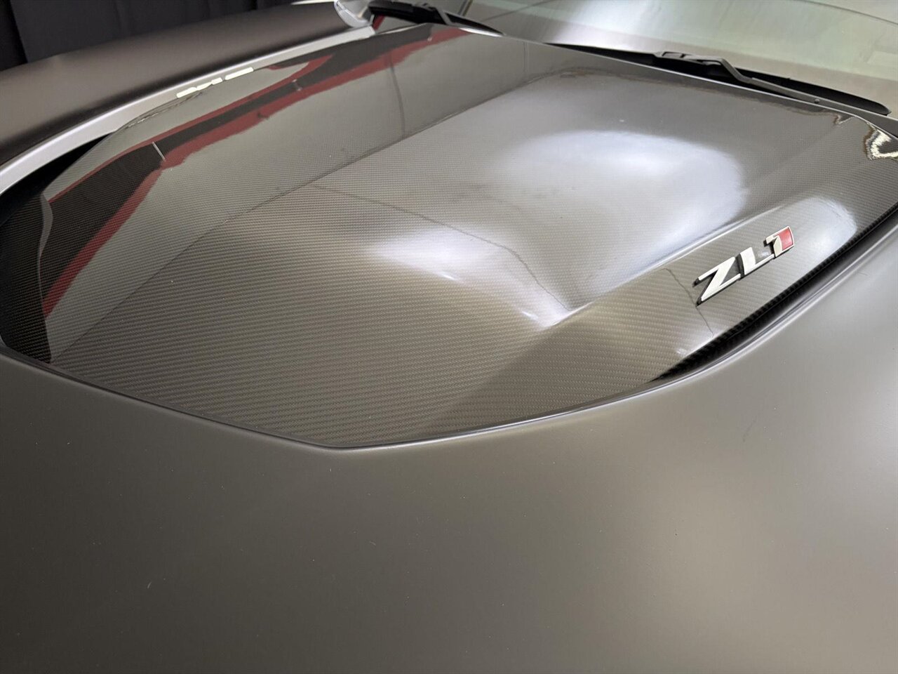 2022 Chevrolet Camaro ZL1  One Owner Clean Carfax / Carbon Fiber - Photo 19 - Victorville, CA 92392