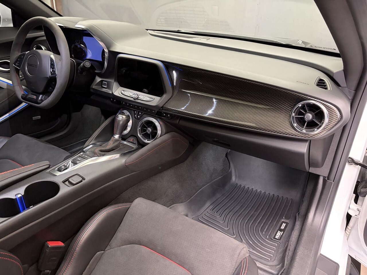 2022 Chevrolet Camaro ZL1 One Owner Clean Carfax / Carbon Fiber - Photo 34 - Victorville, CA 92392