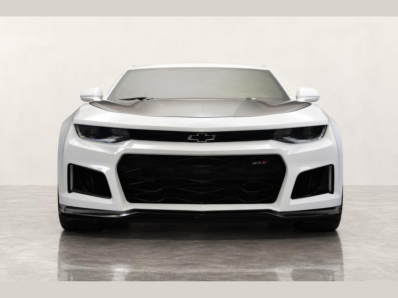 2022 Chevrolet Camaro ZL1  One Owner Clean Carfax / Carbon Fiber - Photo 8 - Victorville, CA 92392