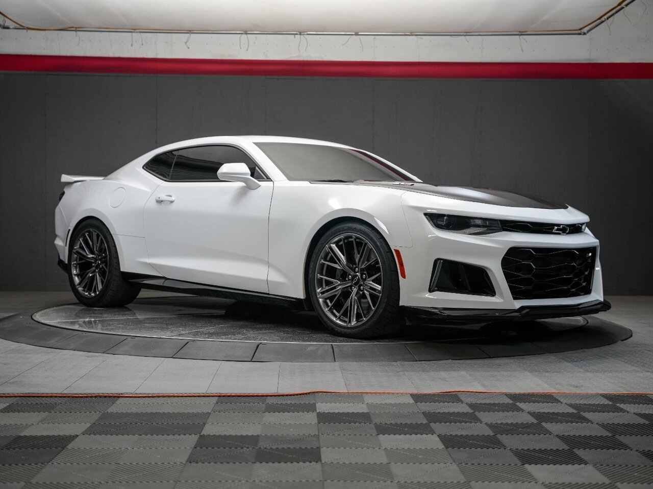 2022 Chevrolet Camaro ZL1 One Owner Clean Carfax / Carbon Fiber - Photo 7 - Victorville, CA 92392