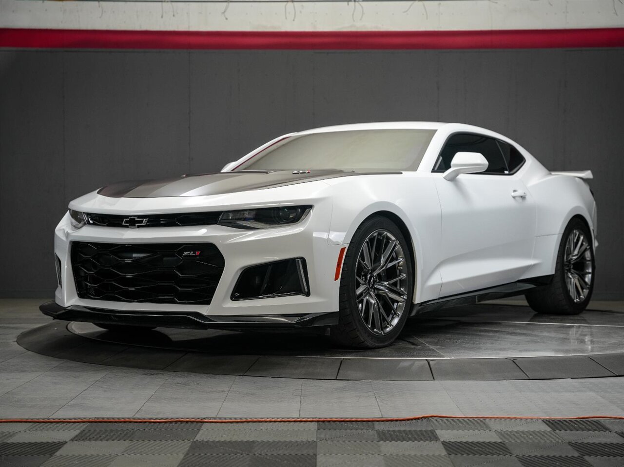 2022 Chevrolet Camaro ZL1 One Owner Clean Carfax / Carbon Fiber - Photo 9 - Victorville, CA 92392