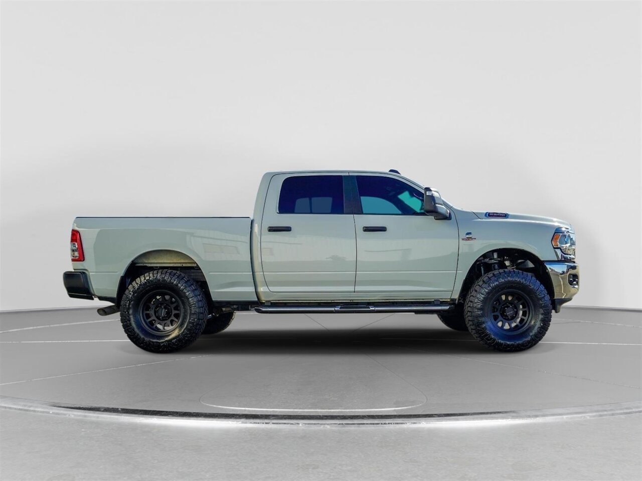 2023 RAM 2500 Big Horn   - Photo 9 - Victorville, CA 92392