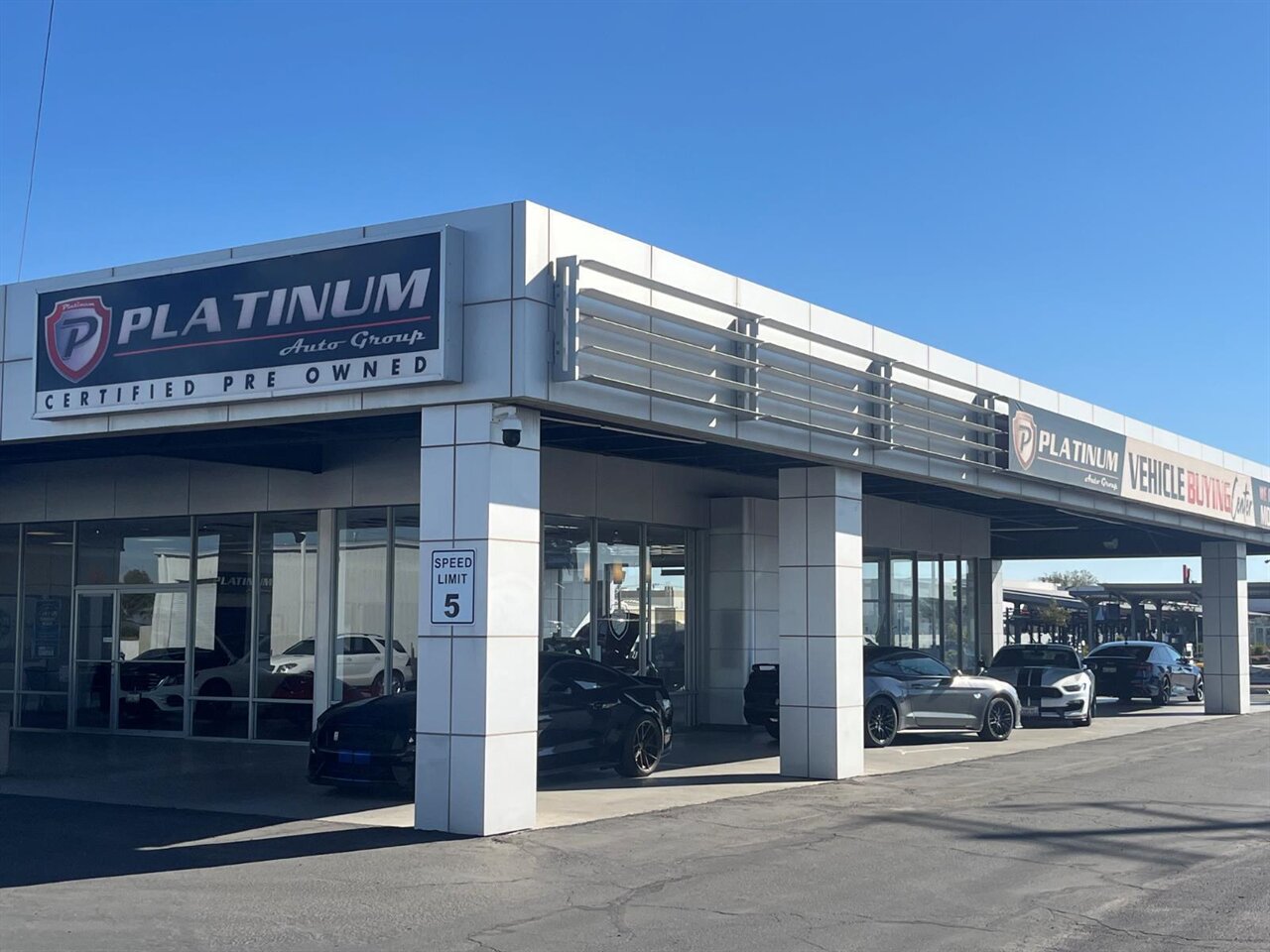 2020 Chevrolet Corvette Stingray   - Photo 38 - Victorville, CA 92392