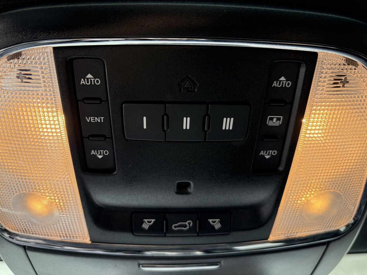 2020 Jeep Grand Cherokee Limited   - Photo 14 - Victorville, CA 92392