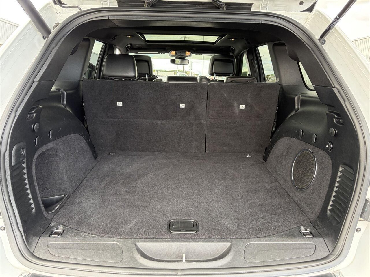 2020 Jeep Grand Cherokee Limited   - Photo 22 - Victorville, CA 92392
