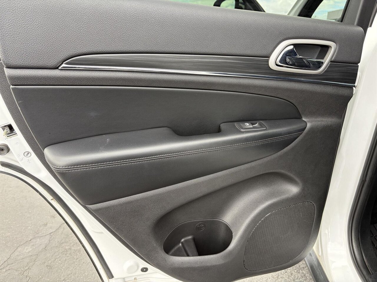 2020 Jeep Grand Cherokee Limited   - Photo 18 - Victorville, CA 92392