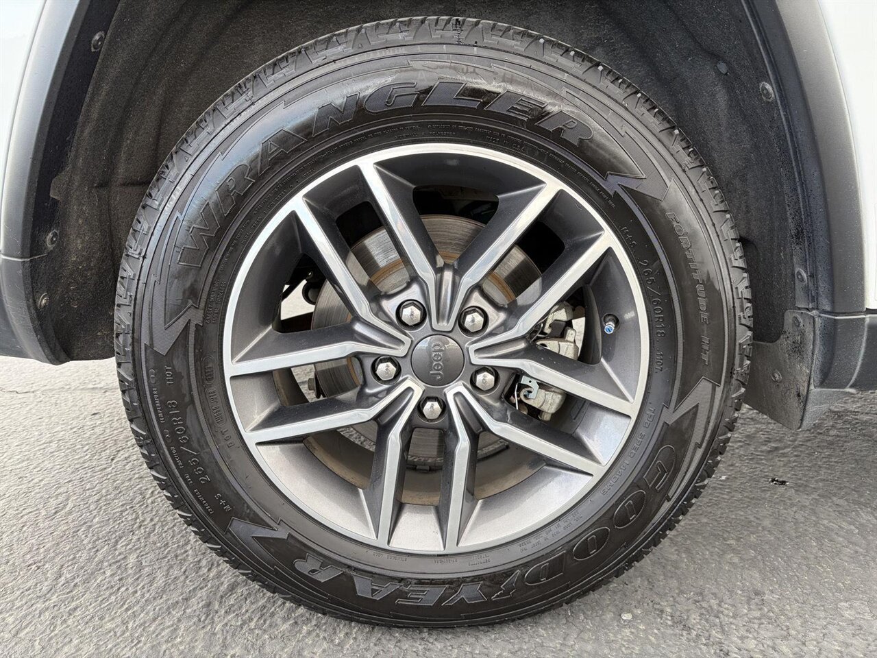 2020 Jeep Grand Cherokee Limited   - Photo 28 - Victorville, CA 92392