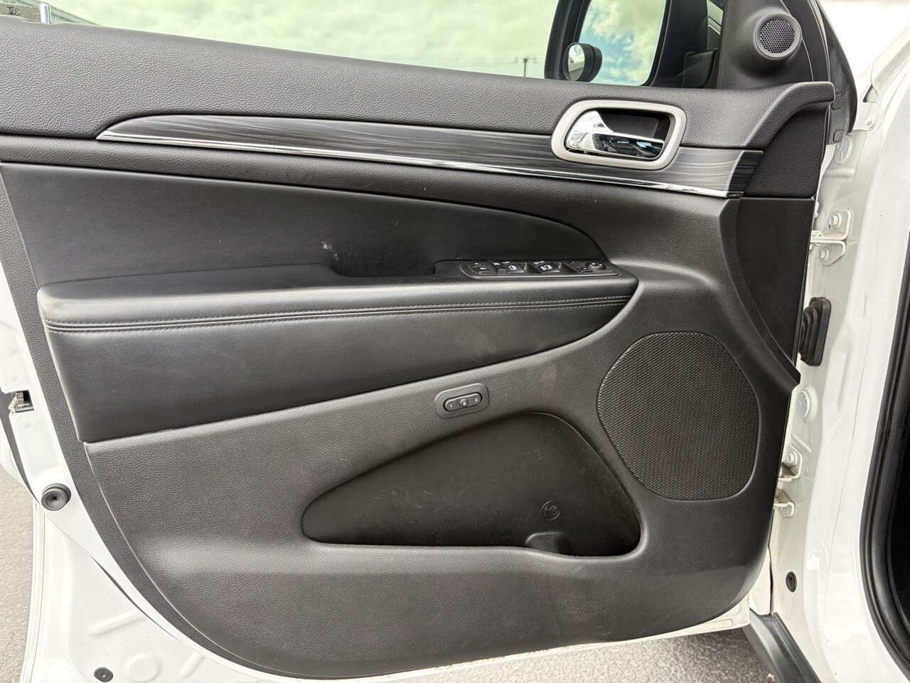 2020 Jeep Grand Cherokee Limited   - Photo 10 - Victorville, CA 92392
