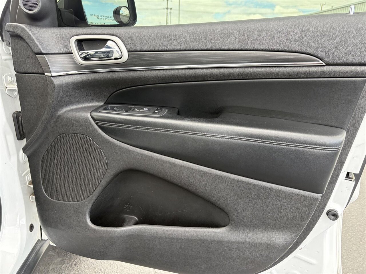 2020 Jeep Grand Cherokee Limited   - Photo 25 - Victorville, CA 92392