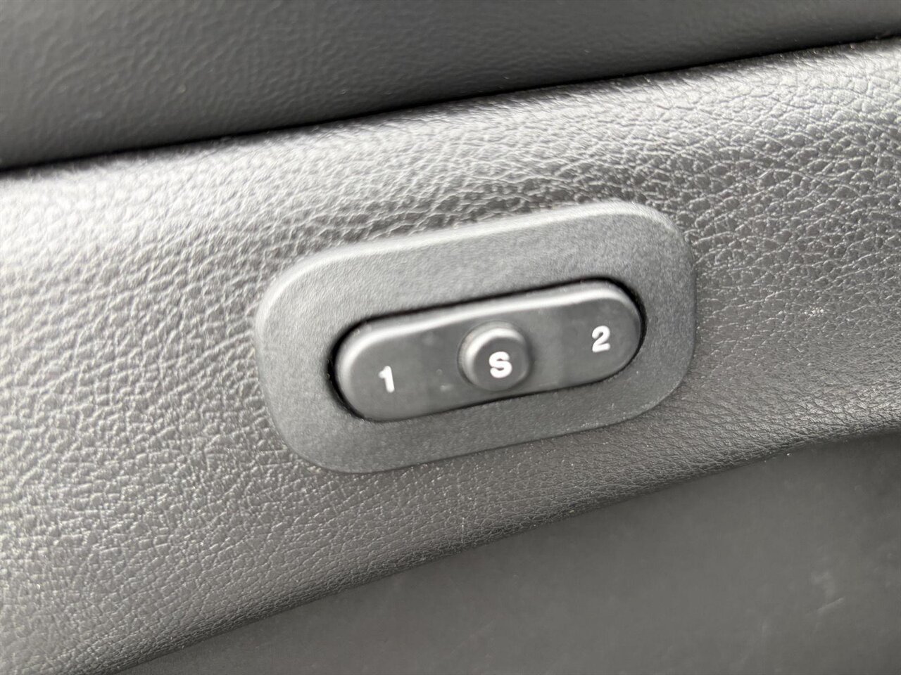 2020 Jeep Grand Cherokee Limited   - Photo 15 - Victorville, CA 92392
