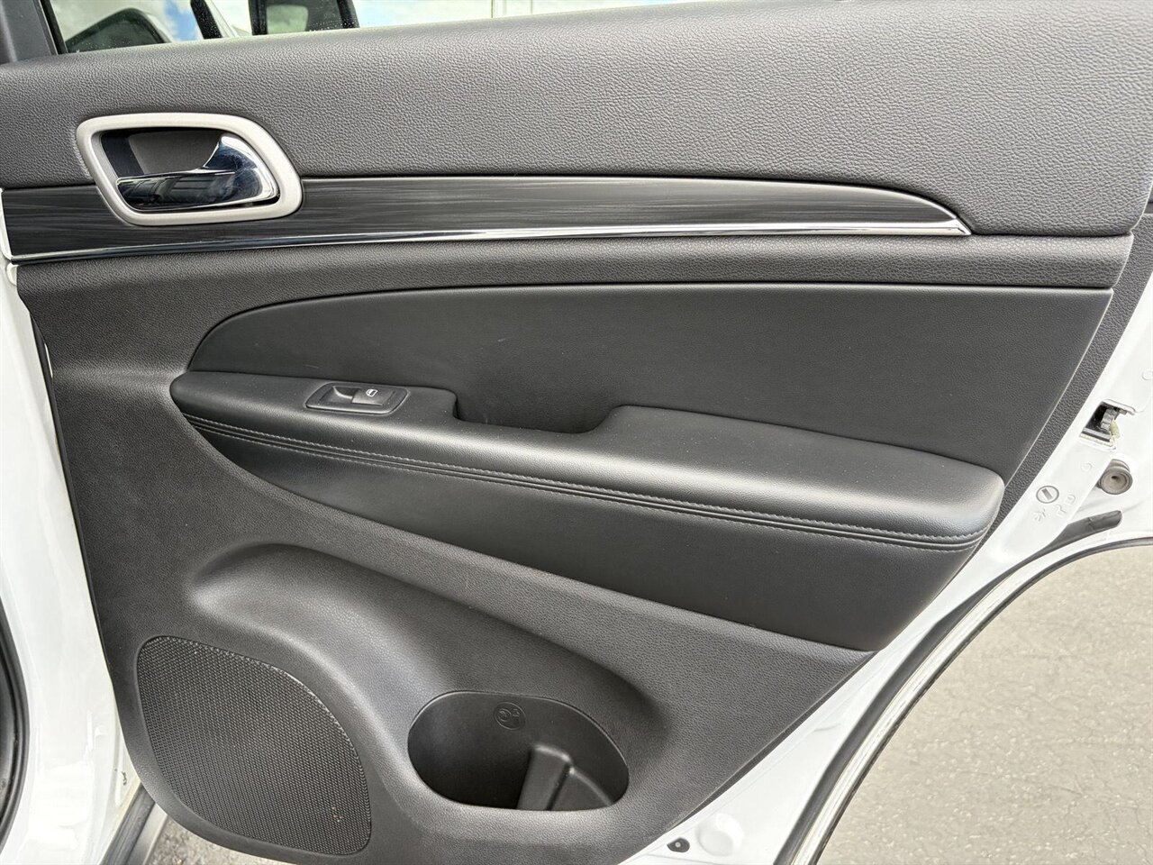 2020 Jeep Grand Cherokee Limited   - Photo 27 - Victorville, CA 92392