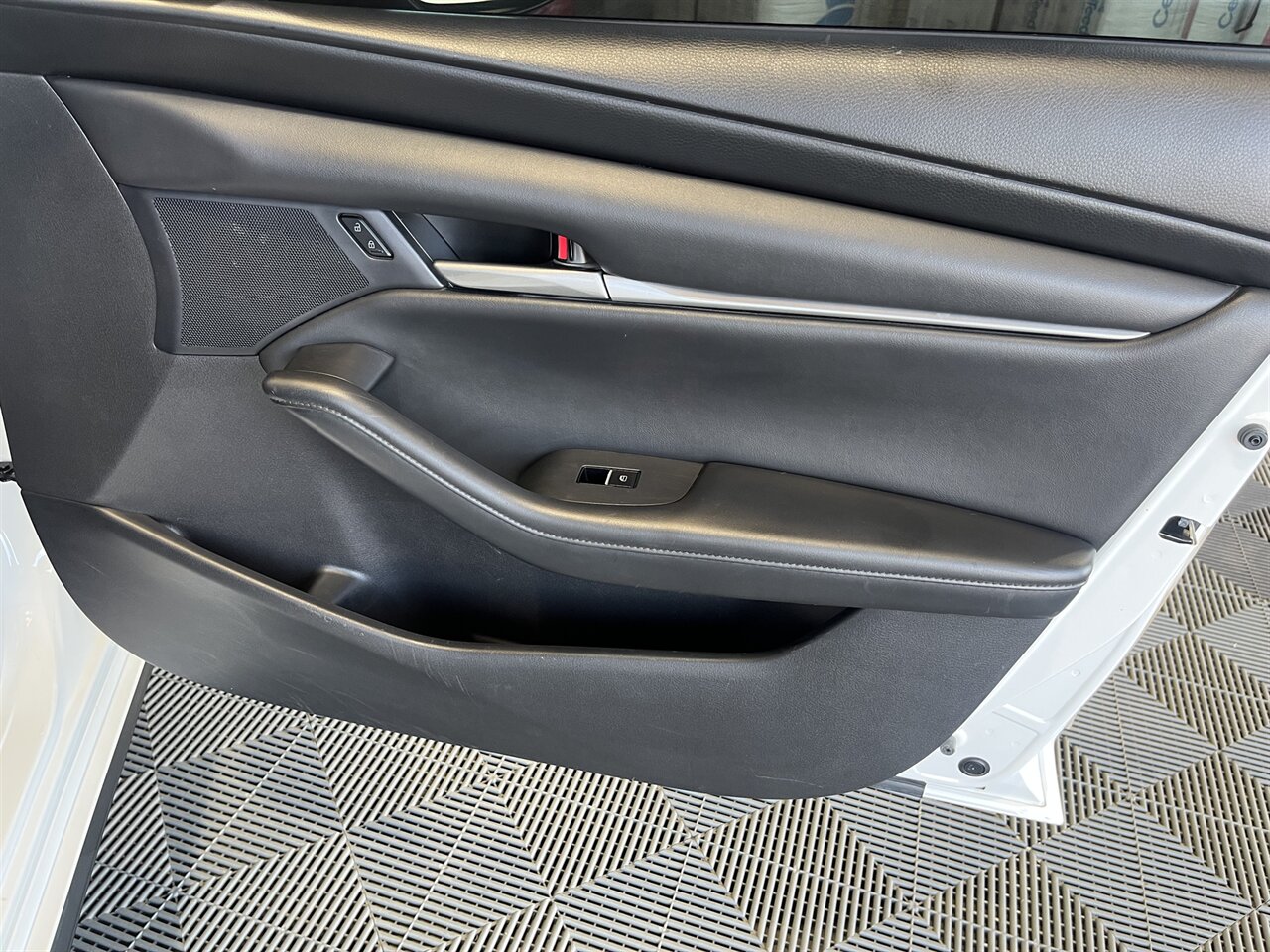 2020 Mazda Mazda3 Sedan Select   - Photo 23 - Victorville, CA 92392
