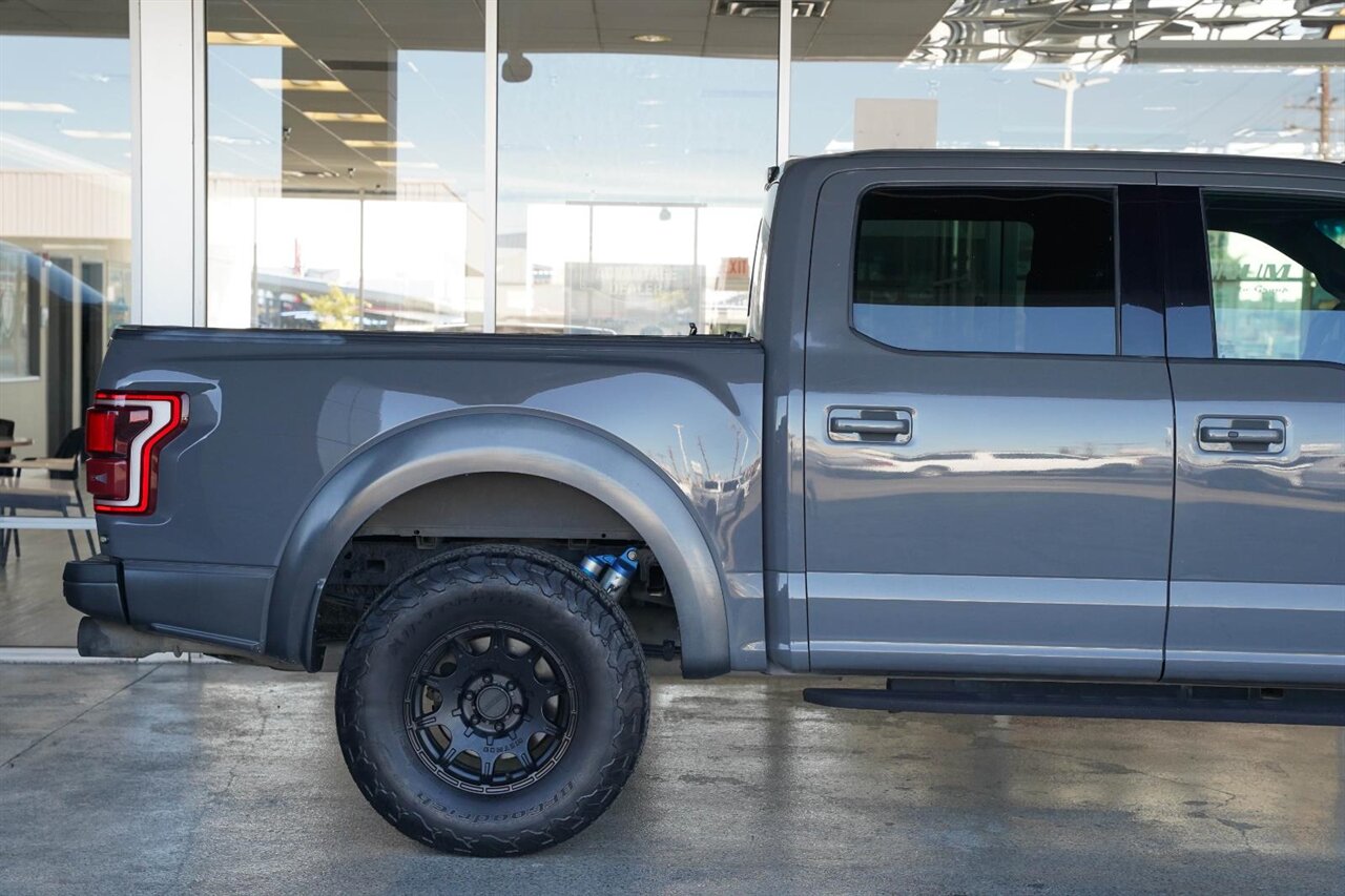 2018 Ford F-150 Raptor   - Photo 9 - Victorville, CA 92392