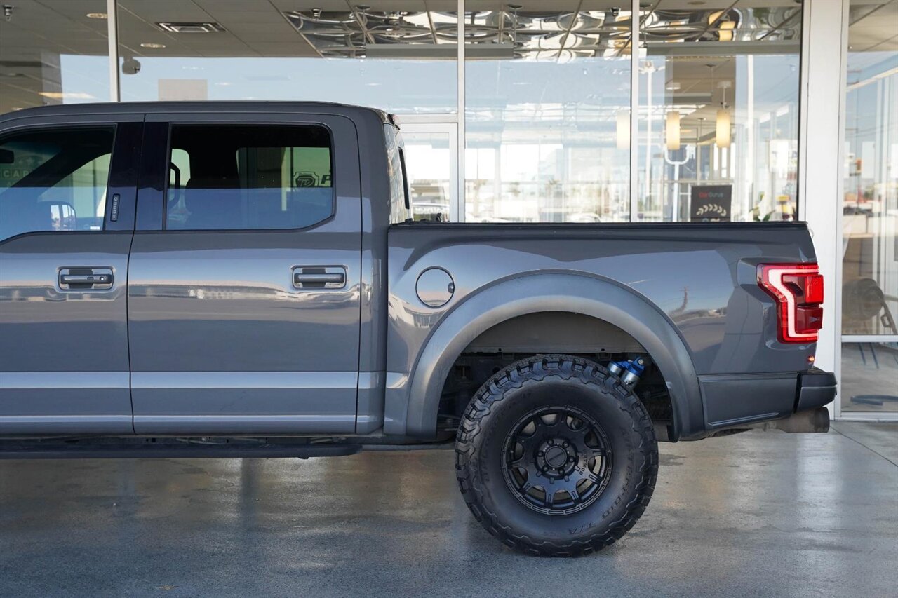 2018 Ford F-150 Raptor   - Photo 14 - Victorville, CA 92392