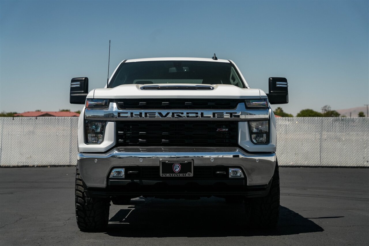 2021 Chevrolet Silverado 2500HD LT Diesel 4x4 - Custom Upgrades - 5th Wheel Prep Package - Photo 4 - Victorville, CA 92392
