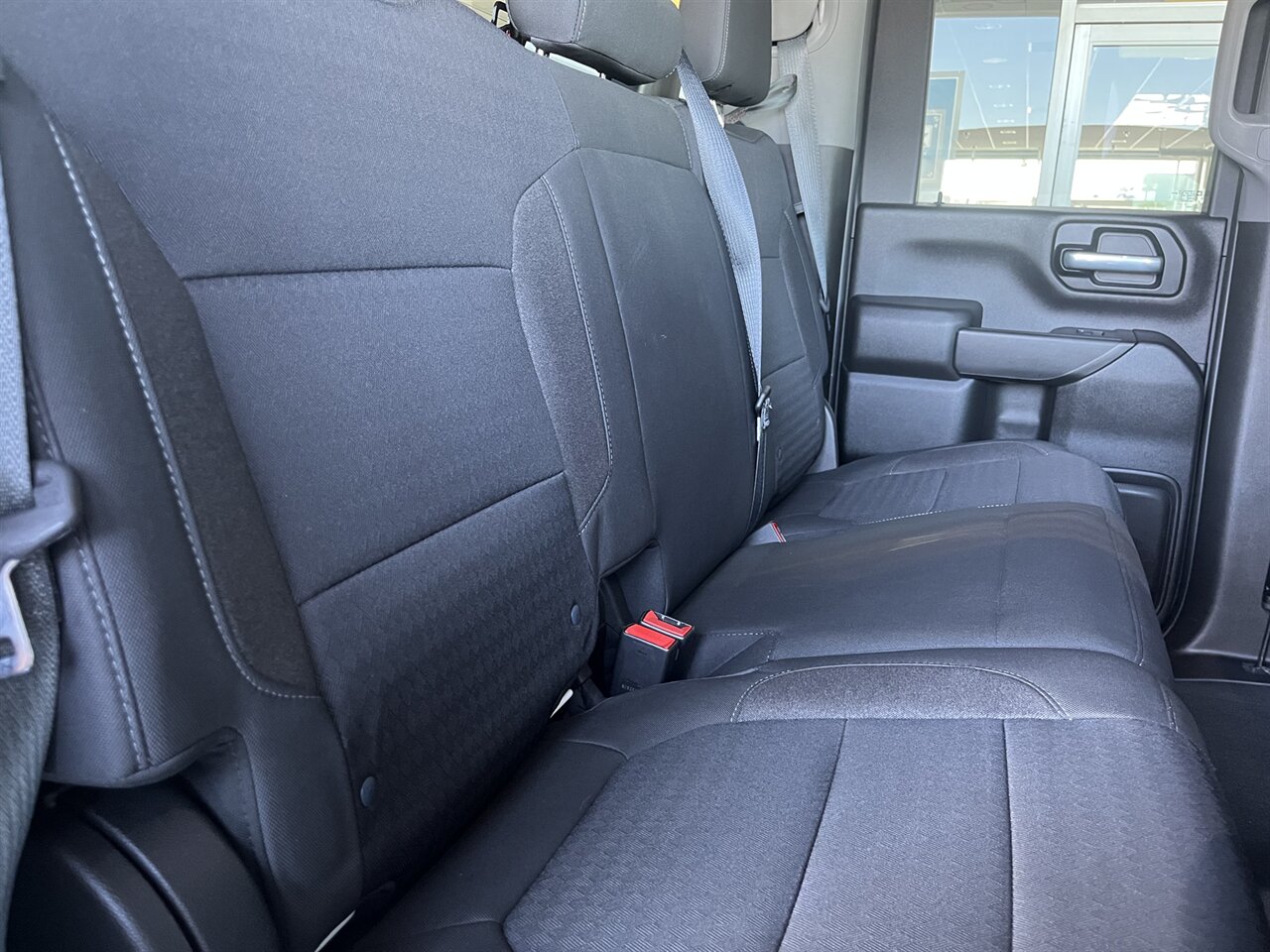 2021 Chevrolet Silverado 2500HD LT Diesel 4x4 - Custom Upgrades - 5th Wheel Prep Package - Photo 22 - Victorville, CA 92392