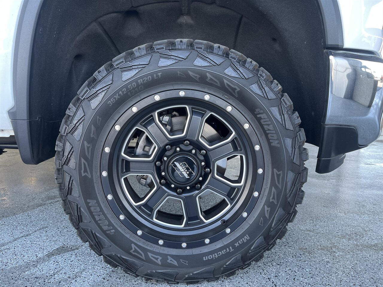 2021 Chevrolet Silverado 2500HD LT Diesel 4x4 - Custom Upgrades - 5th Wheel Prep Package - Photo 12 - Victorville, CA 92392