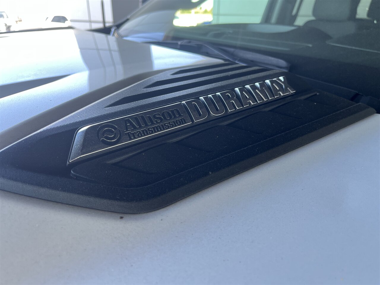 2021 Chevrolet Silverado 2500HD LT Diesel 4x4 - Custom Upgrades - 5th Wheel Prep Package - Photo 6 - Victorville, CA 92392