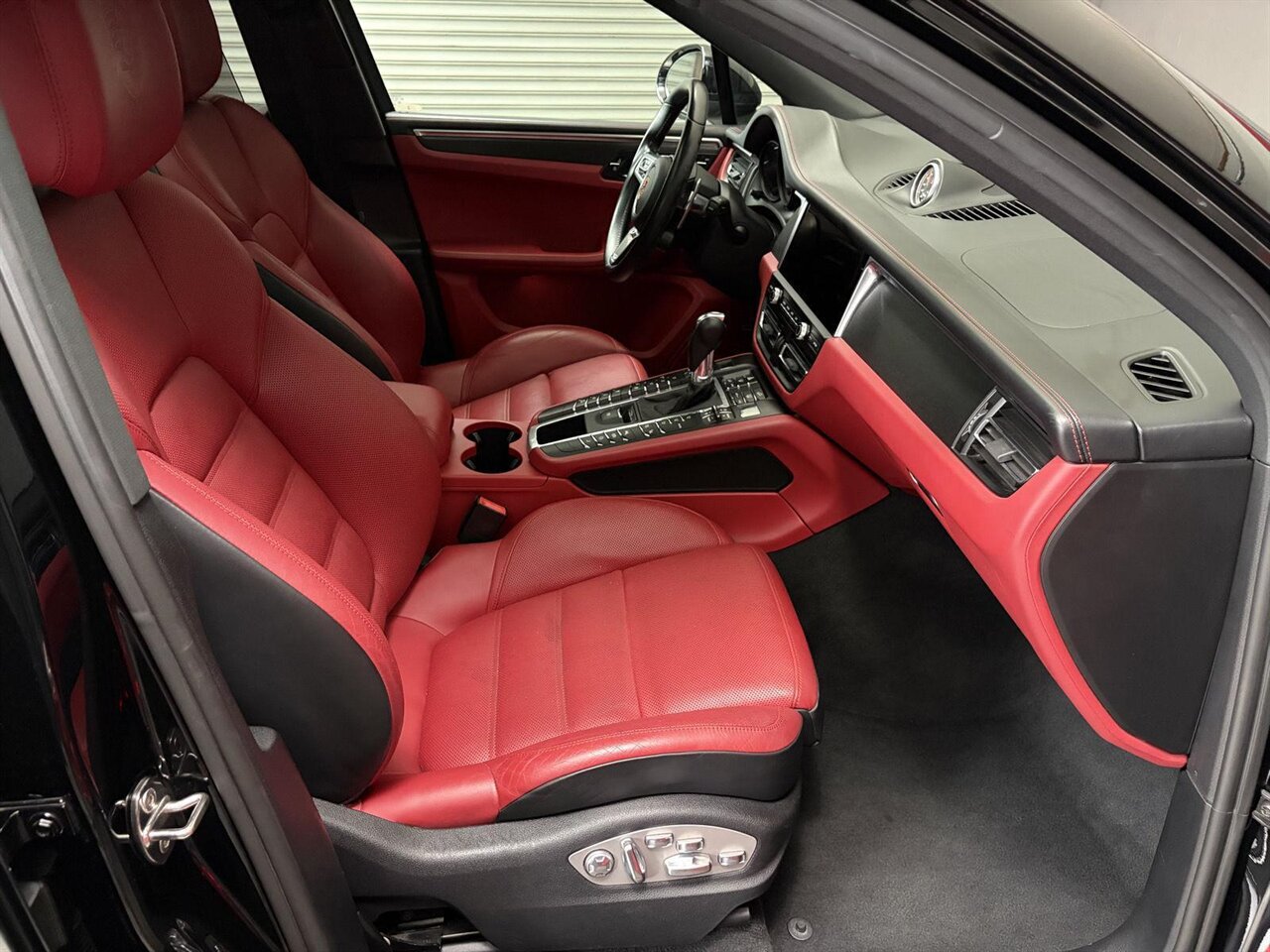 2020 Porsche Macan GTS   - Photo 37 - Victorville, CA 92392