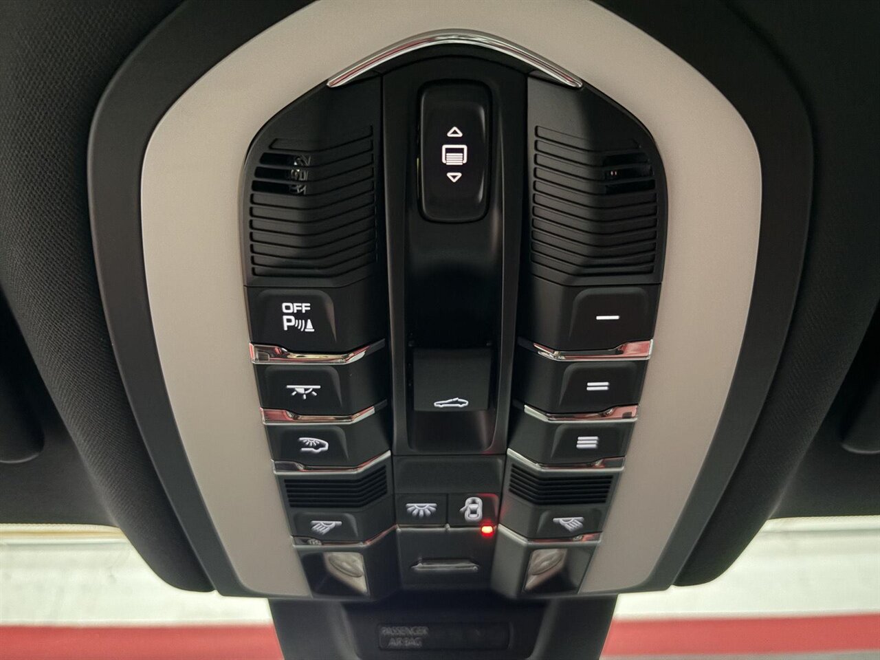 2020 Porsche Macan GTS   - Photo 29 - Victorville, CA 92392