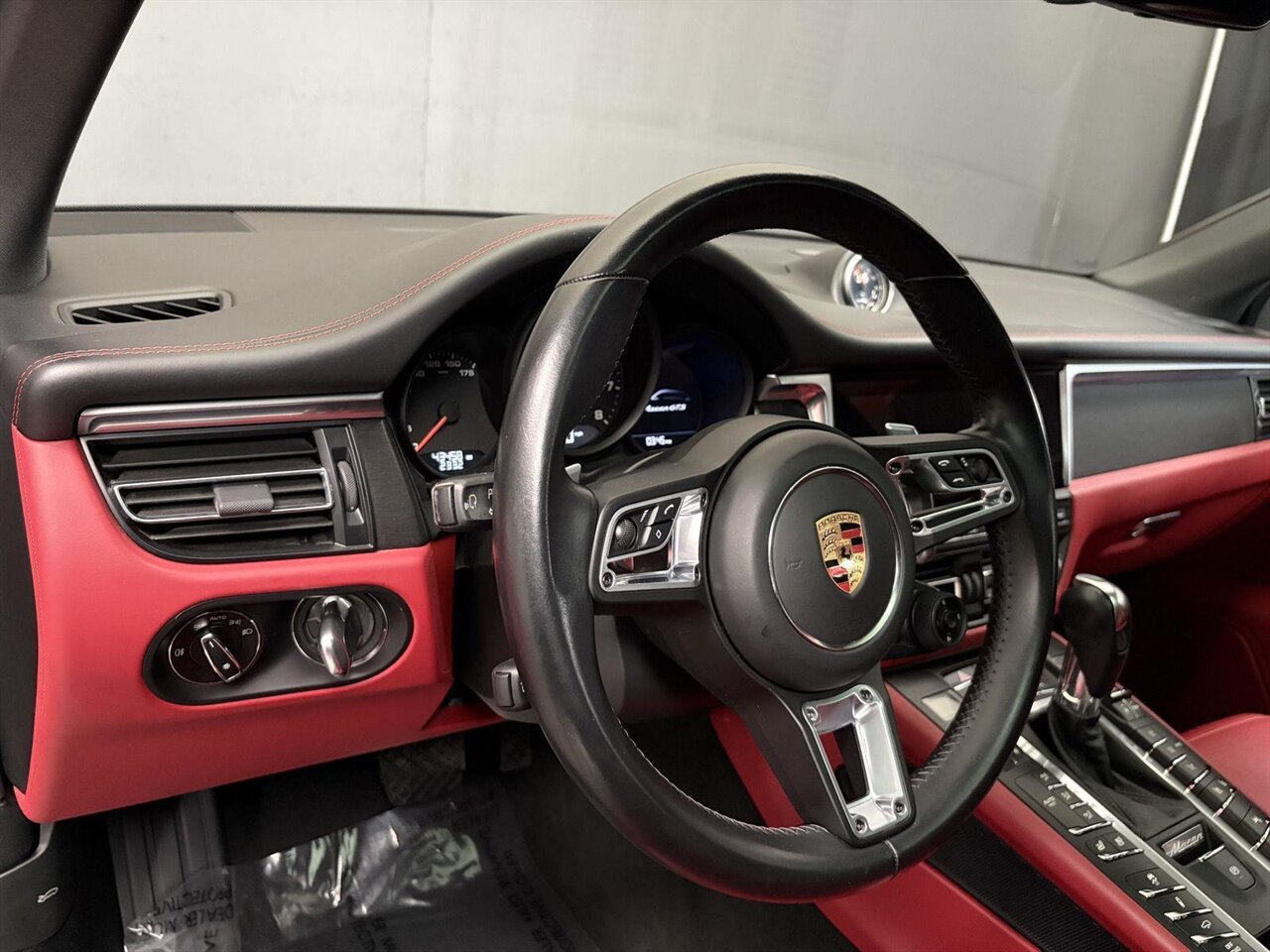 2020 Porsche Macan GTS   - Photo 21 - Victorville, CA 92392