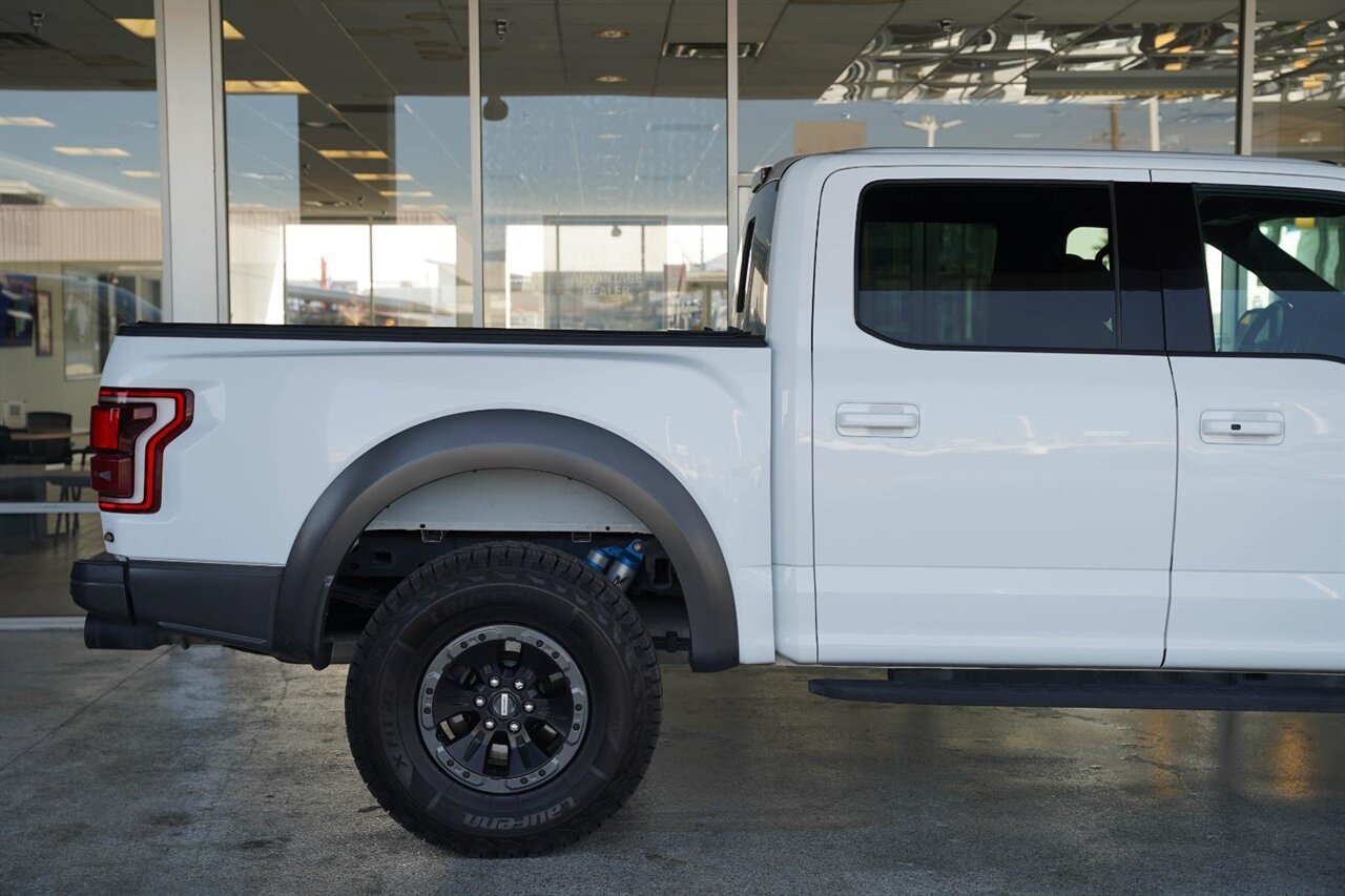 2018 Ford F-150 Raptor  802 Package - Technology Package - Forged Wheels - Photo 11 - Victorville, CA 92392