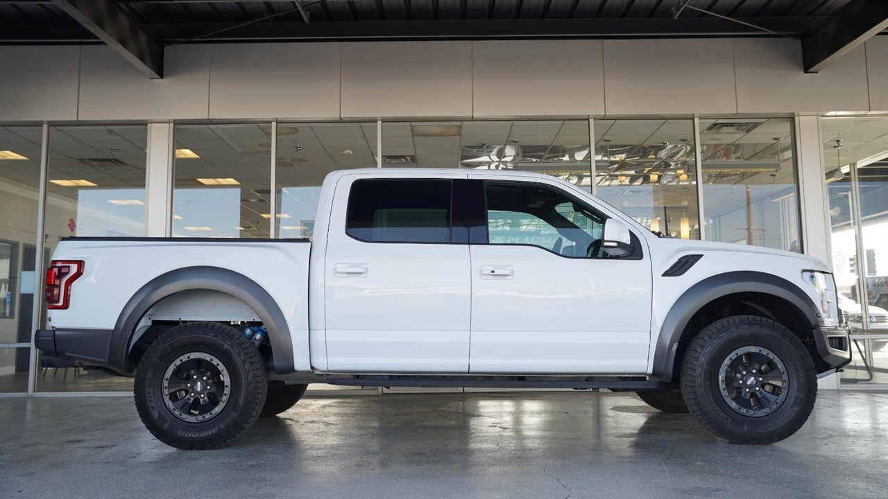 2018 Ford F-150 Raptor  802 Package - Technology Package - Forged Wheels - Photo 9 - Victorville, CA 92392