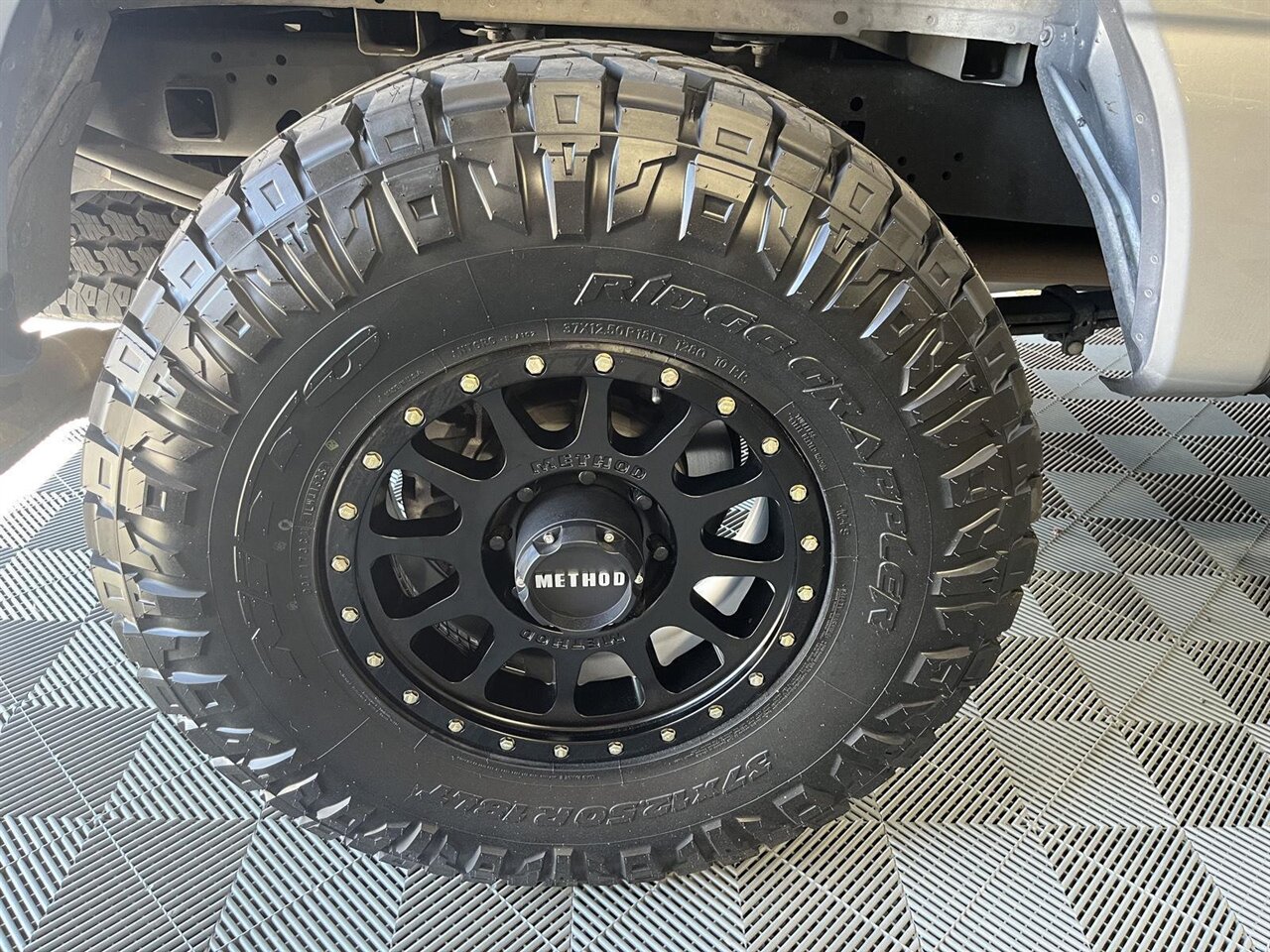 2024 Ford F-250 Super Duty Lariat Custom Lifted with 37's - Photo 11 - Victorville, CA 92392