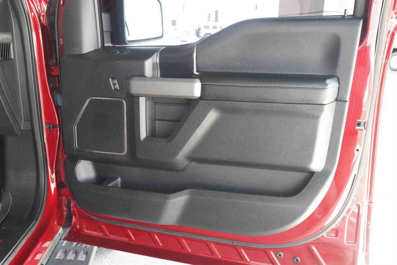2018 Ford F-150 Raptor 802A Package - Twin Panel Moonroof - Photo 28 - Victorville, CA 92392