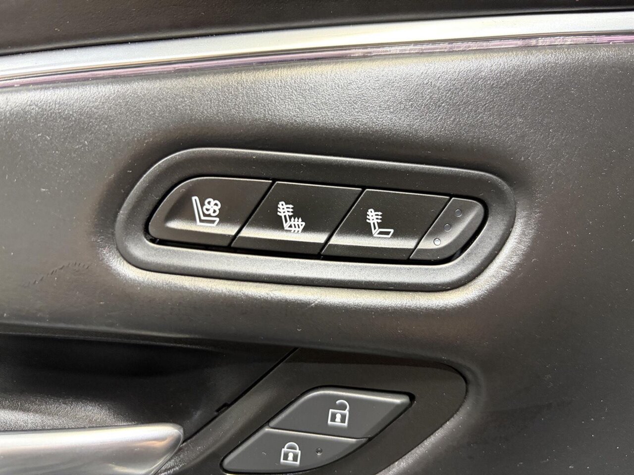 2022 Cadillac Escalade Sport Platinum - Photo 18 - Victorville, CA 92392