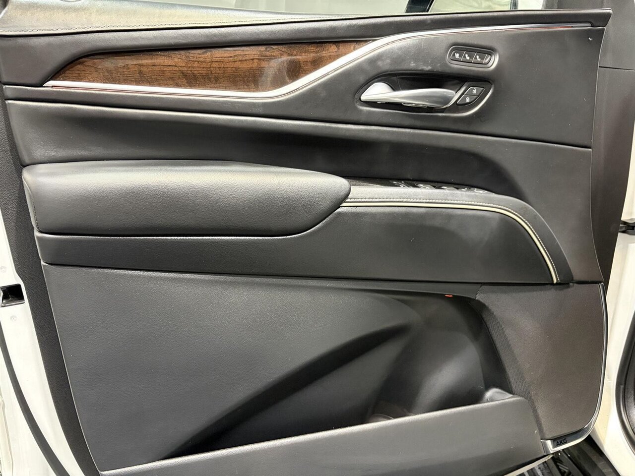 2022 Cadillac Escalade Sport Platinum - Photo 11 - Victorville, CA 92392