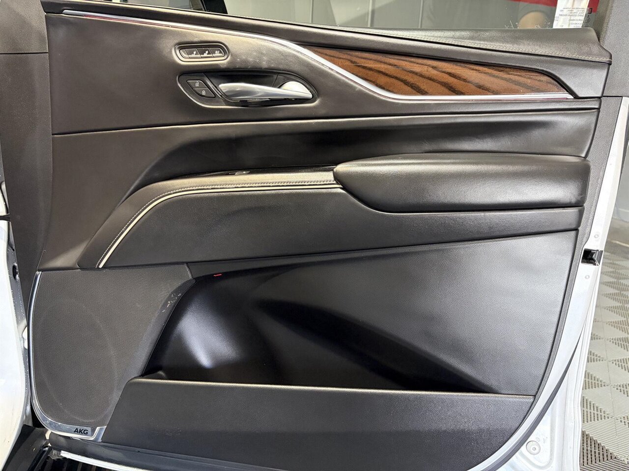 2022 Cadillac Escalade Sport Platinum - Photo 21 - Victorville, CA 92392